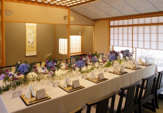 ホテル日航金沢。披露宴会場。両家の会食などにぴったりな『弁慶』は最大15名まで収容可能