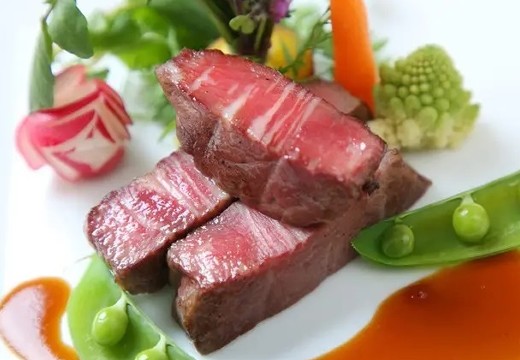 バリテラスCoCo金沢(バリテラスココ金沢)。料理。やわらかな食感と芳醇な味わいを存分に楽しめる肉料理