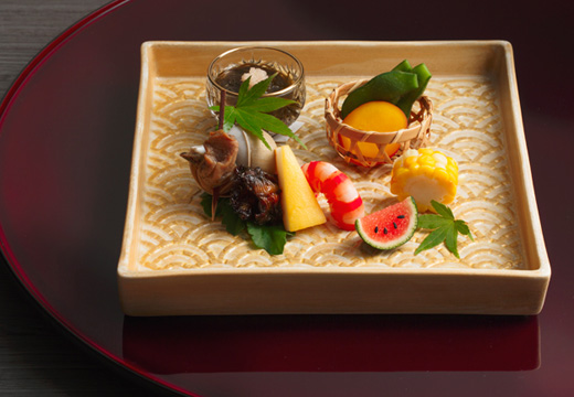 日本料理 つば甚。料理。山海の珍味が美しく盛り付けられた八寸にお酒がすすみます