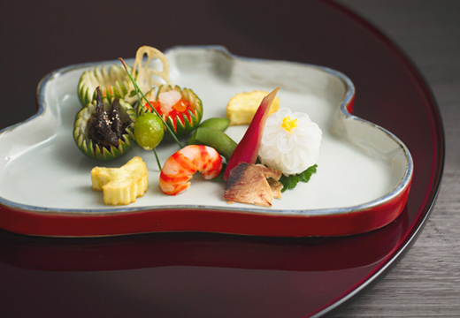 日本料理 つば甚。金沢の旬の食材を使った『加賀料理』をベースとする会席料理