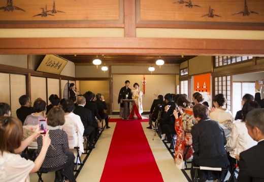 日本料理 つば甚。挙式会場。金沢の婚礼文化を汲んだ、新しい形のセレモニーが叶います