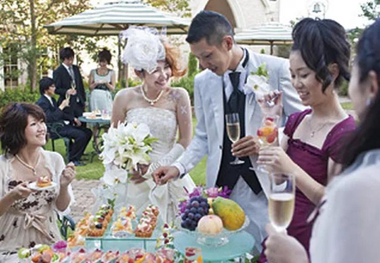 CLUB WEDDING(クラブ ウェディング/日本の宿 のと楽 ホテル能登倶楽部)。披露宴会場。肩肘張らずに語らいの時を楽しめるプライベートガーデン