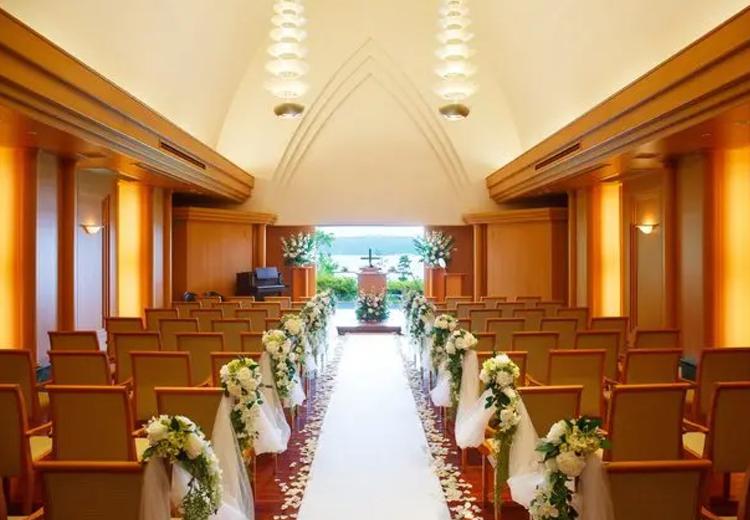 CLUB WEDDING(クラブ ウェディング/日本の宿 のと楽 ホテル能登倶楽部)。挙式会場。七尾ならではの美しい景色を存分に楽しめるチャペル