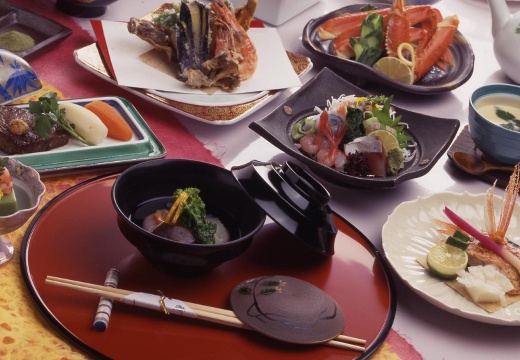 菟橋神社・諏訪会館。料理。新鮮な食材が奏でる調和のとれた味わいを心ゆくまで味わえます
