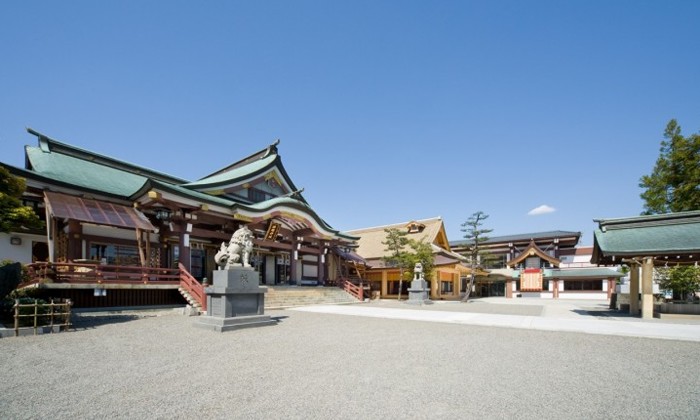 神明神社 参集殿 juju（神明神社 参集殿 ジュジュ）。アクセス・ロケーション。歴史と格式のある『神明神社』が、ふたりの誓いの舞台になります