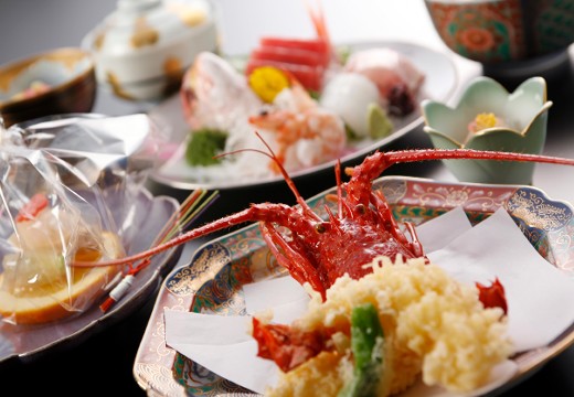ホテルグランド富士。料理。日本の伝統を盛り込んだ日本料理は年配のゲストにも喜ばれます