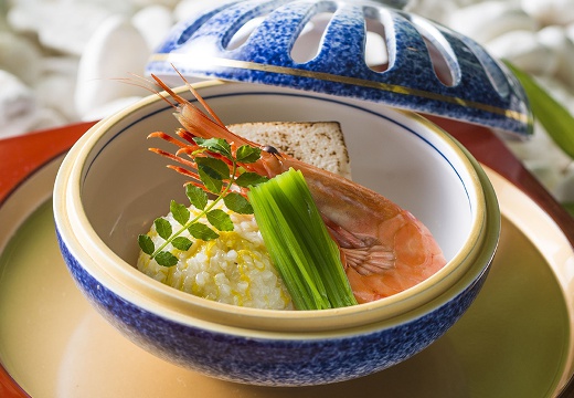 大井神社 宮美殿。料理。器選びから盛り付けまで、料理人のセンスの高さを感じられます