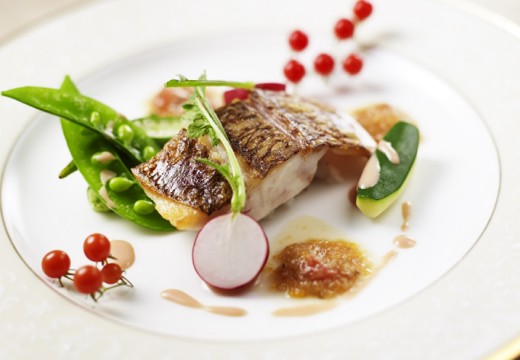 Royal St. York(ロイヤルセント ヨーク)。料理。静岡でとれた季節の食材をふんだんに使用しています