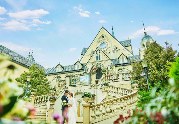 ハートフィールド。広大な敷地内すべてが「結婚式のための村」を再現