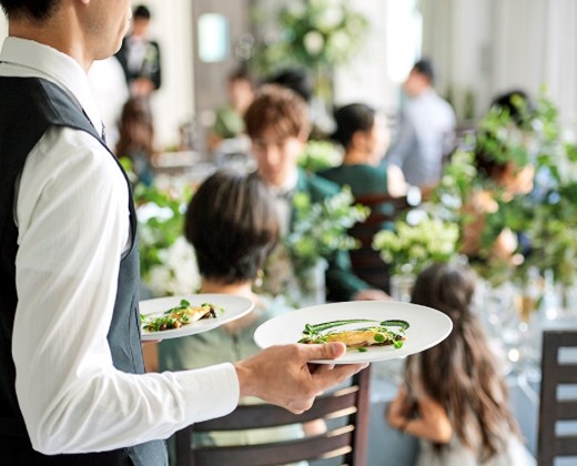 アーセンティア迎賓館 浜松。スタッフ。ゲストを二人に代わってサポートしてくれる心強いスタッフ