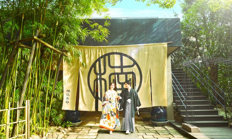 浜松八幡宮 楠倶楽部。アクセス・ロケーション。樹齢1100年の大楠が見守る自然豊かなロケーションで特別な一日を過ごせます