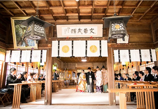 THE ORIENTAL TERRACE HIDEAWAY（ジ オリエンタル テラス ハイダウェイ）。挙式会場。提携の静岡を代表する古社を舞台に、厳かな神前式も実現できます