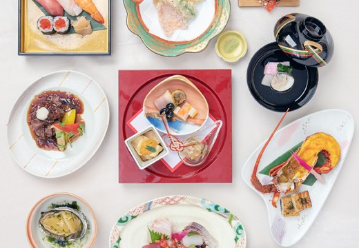 つま恋リゾート 彩の郷。料理。食器や盛り付けにもこだわった、和の華やぎを感じる日本料理