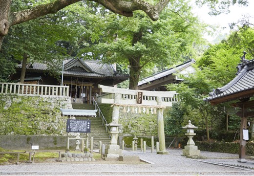 つま恋リゾート 彩の郷。挙式会場。「枕草子」にも登場する『事任八幡宮』で行う神前式