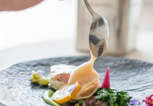 ARBRE ORANGE(アーブルオランジュ)。料理。料理は提供する時間も考慮し、最高のタイミングで仕上げられます