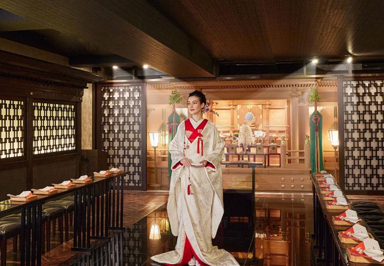 呉竹荘。挙式会場。神聖な雰囲気が漂う館内神殿は150名まで収容可能です