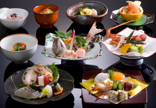 都リゾート 志摩 ベイサイドテラス。料理。料理人の丁寧な手仕事が随所に光る、上品な日本料理