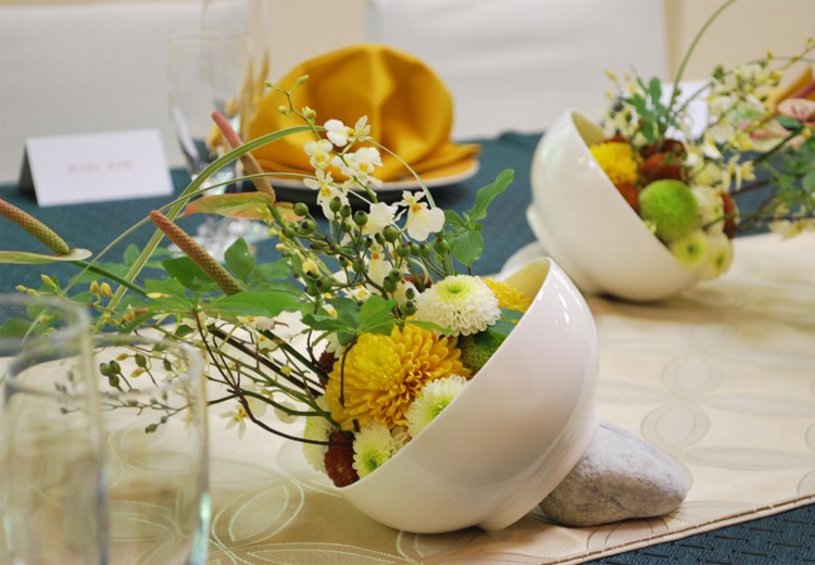 椿大神社。披露宴会場。会場装花はふたりの好みに合わせてコーディネートしてくれます