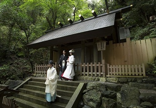 多度大社 豊明殿。挙式会場。本宮・別宮に参拝し、結婚の報告とともに加護を祈念します