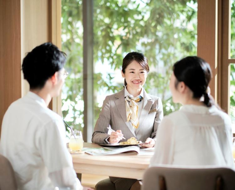 Miel Citron(ミエルシトロン)。スタッフ。新郎新婦との会話を重視し、希望を丁寧に聞いてくれるプランナー
