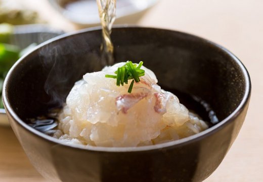KAWACHIYA（川地家）。料理。丁寧にとった出汁を使った、上品な味わいを楽しめます