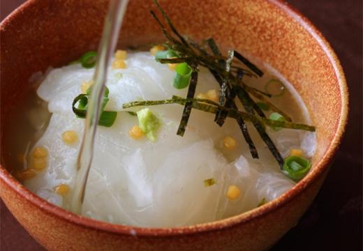 EXEX GARDEN(エグゼクス ガーデン)。料理。お年寄りのゲストにもうれしい、お箸で食べるスタイルが好評