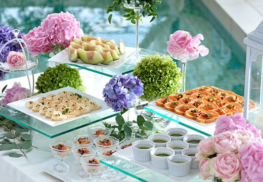 LEBAPIREO - urban villa wedding -（レガピオーレ － アーバン ヴィラ ウェディング －）。料理。デザートビュッフェは、プチフールなど種類の豊富さが好評