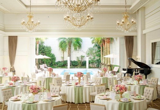 The Palm Garden(ザ・パームガーデン)。披露宴会場。花嫁の心をくすぐる洗練された空間『プールヴィラ』