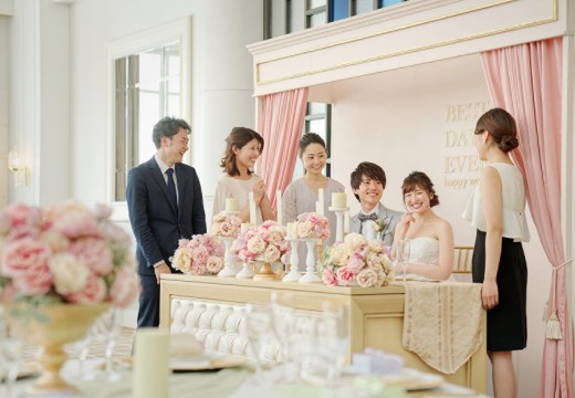 The Palm Garden(ザ・パームガーデン)。披露宴会場。気のおけないゲストと会話を楽しむ至福のひととき