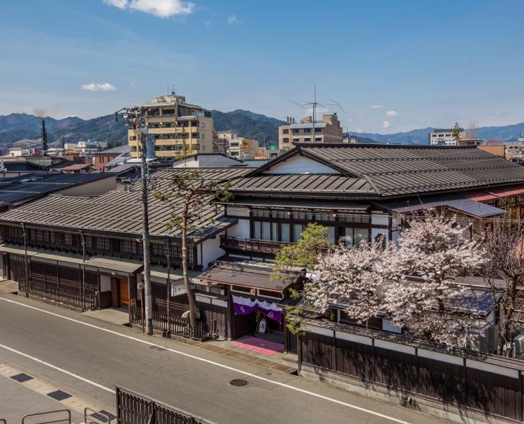 NAGASE(ナガセ)。アクセス・ロケーション。創業250年の旅館をリノベーションした結婚式場です