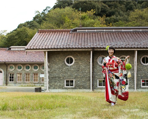 岐阜護国神社せいらん会館。演出・小物。周辺には撮影にぴったりの歴史ある建物などが多く存在しています