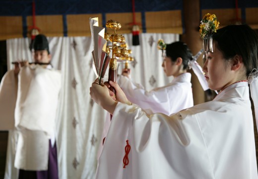 岐阜護国神社せいらん会館。挙式会場。伝統的な儀式を通じて新たな門出を迎えることができます