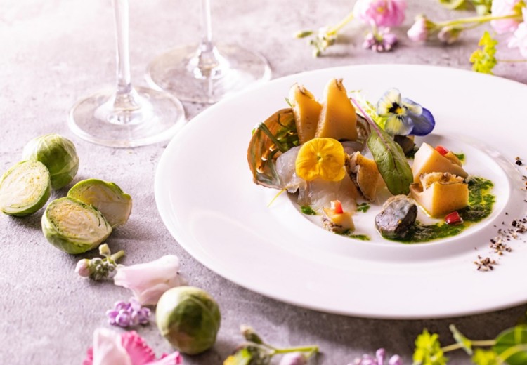 Neo Japanesque Wedding 百花籠(ネオ ジャパネスク ウェディング 百花籠)。料理。味はもちろん、盛り付けや豊かな色合いも魅力の一つ