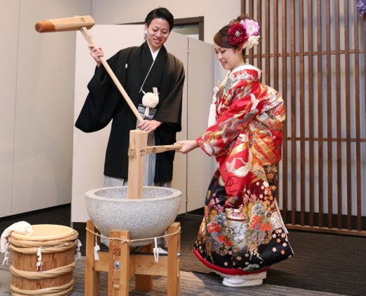真清田神社参集殿。演出・小物。餅つきの演出は会場が一体となり盛り上がります