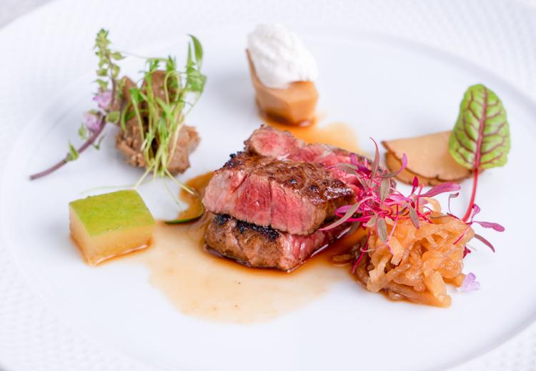 Grand Sweet迎賓館(旧:アンジェリーナスイート)。料理。食材と趣向を凝らしたナチュラルフレンチを提供