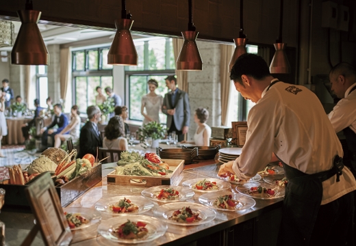 ザ ナンザンハウス（THE NANZAN HOUSE）。披露宴会場。各会場のすぐ近くにプライベートキッチンが設置されています