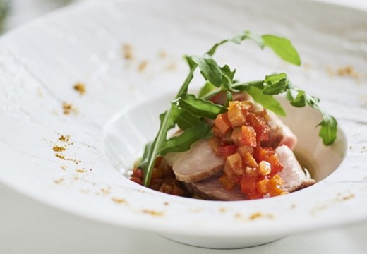 Rouge Blanc(ルージュ:ブラン)。料理。幅広い世代のゲストに楽しんでもらえるよう、やさしい味わい