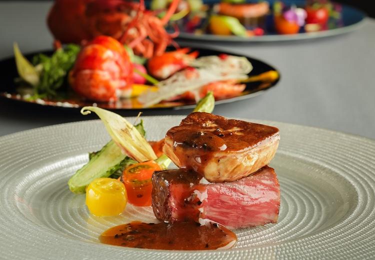 ビアンカーラ ヒルサイド テラス。料理。焼き時間も計算し出来立てでサーブされるこだわりの料理