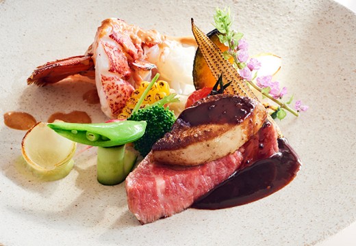 Rouge Ardent(ルージュアルダン)。料理。思わず写真に収めたくなる色彩豊かな盛付けも魅力