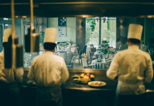 AMANDAN TERRACE(アマンダンテラス)。披露宴会場。出来たての料理をサーブできるオープンキッチンなど、設備も充実