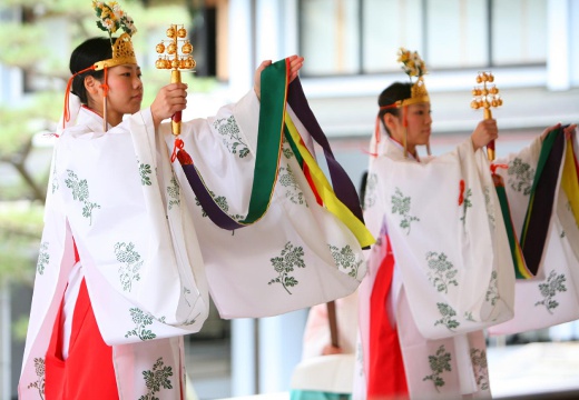 愛知縣護國神社。挙式会場。巫女による美しい舞など、神前式ならではの厳かな演出も人気