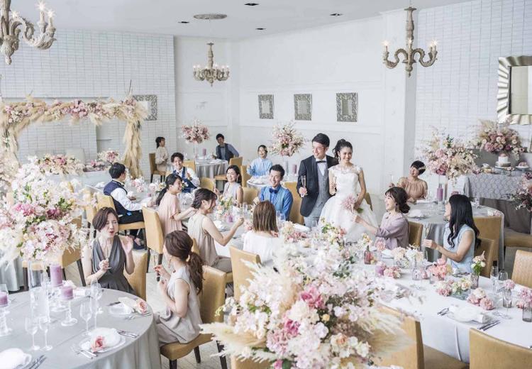 AILE d’ANGE NAGOYA（エル・ダンジュ ナゴヤ）。披露宴会場。ふたりのイメージに合ったコーディネートも美しく映えます