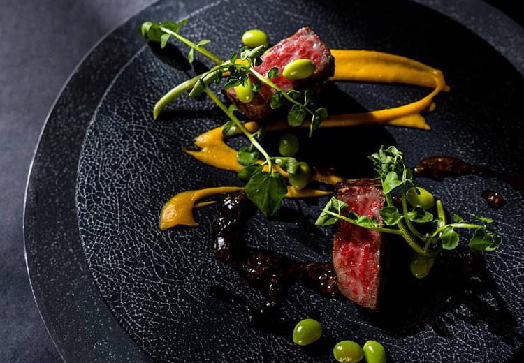 MIRAIE Wedding（ミライエ ウエディング）。料理。思い出のメニューなどふたりらしさを取り入れたメニューも実現