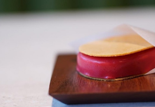 THE GATEHOUSE(ゲートハウス)。料理。店自慢のスペシャリテ「フォアグラのクリスピーサンド」