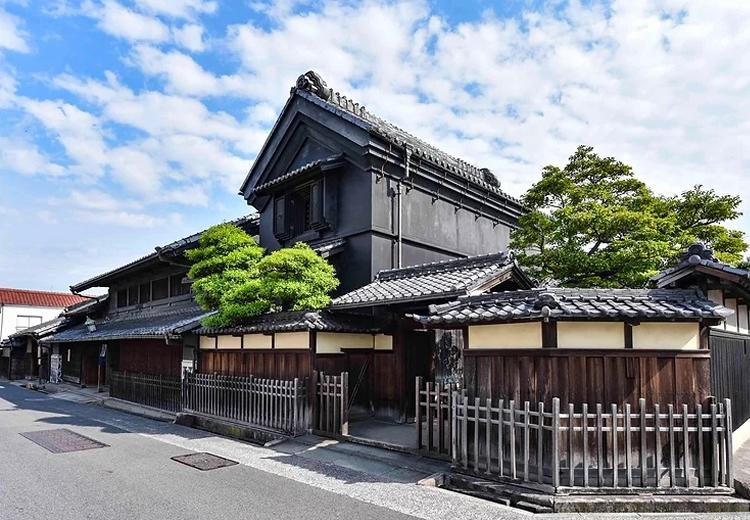 竹田邸(市指定有形文化財)。披露宴会場。旧東海道を代表する建築物のひとつでもある歴史的な邸宅