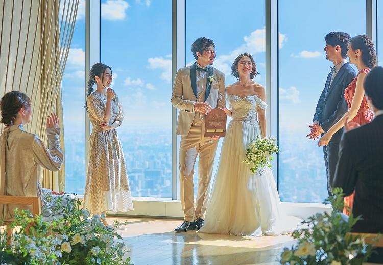 GRADATIONS(グラデーションズ)。挙式会場。チャペルでの教会式・人前式のほか、宴内人前式にも対応できます