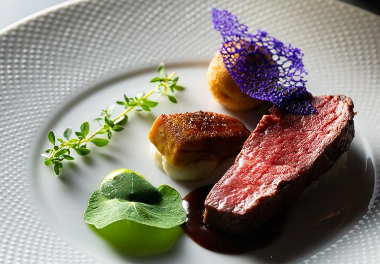 アンジェリカ ノートルダム(FIVESTAR WEDDING)。料理。やわらかな食感と芳醇な味わいを堪能できる肉料理