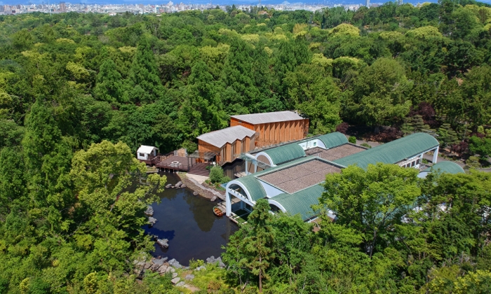 鶴見ノ森　迎賓館。アクセス・ロケーション。一日二組の利用と決まっているため、高いプライベート性も魅力