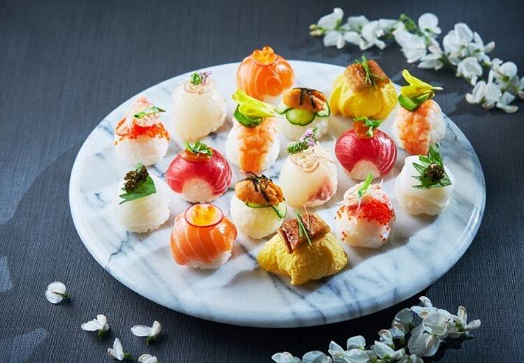 セントアクアチャペル梅田。料理。食べやすいサイズ感もうれしいてまり寿司なども用意可能