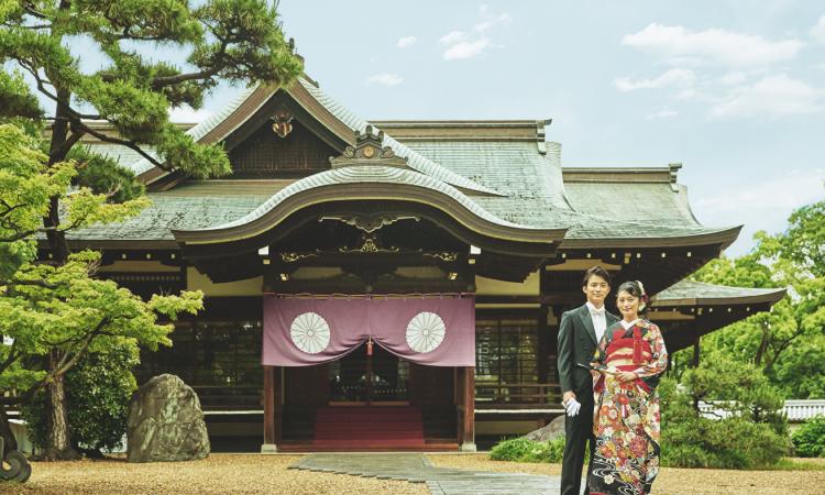 住吉大社。アクセス・ロケーション。境内は約3万坪。歴史ある神社ならではの厳かな雰囲気が漂います